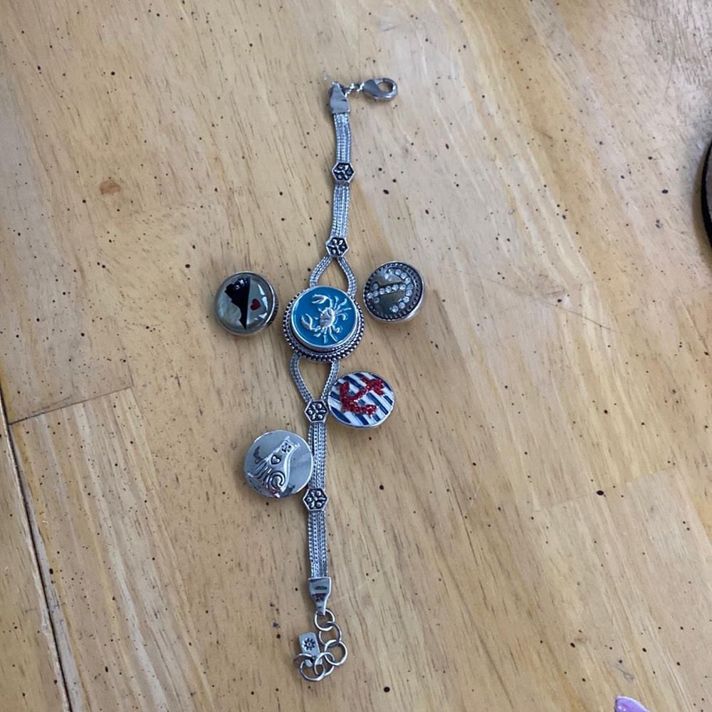 Bracelet